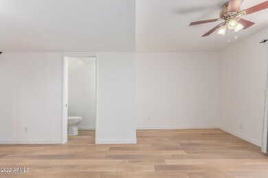 0005-05 Bloomfield 2049