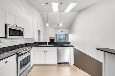 10-web-or-mls-8983 Heron Walk Dr-36