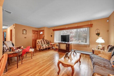 42 Wendy Rd, Trumbull, CT 06611 - photo 5