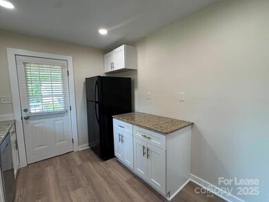 19612 Oak St unit 1, Cornelius, NC 28031 - photo 4