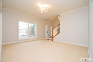 Formal Living Room to Entry