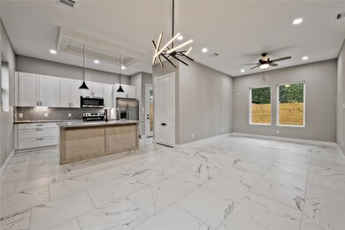 7914 Pointer St unit B, Houston, TX 77016 - photo 6