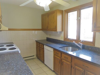 3126 S Main St unit 3126, Palmer, MA 01069 - photo 2