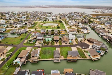 1223 Maui Dr, Tiki Island, TX 77554 - photo 7