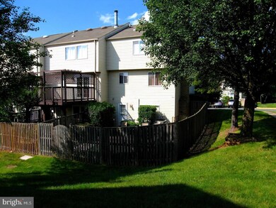 13221 Custom House Ct, Fairfax, VA 22033 - photo 2