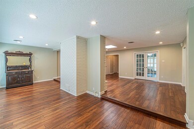 514 Lovell St, Grand Prairie, TX 75050 - photo 5