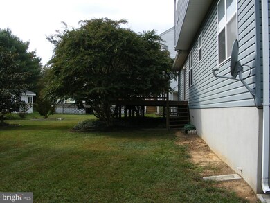 429 Applegate Ct, Linthicum Heights, MD 21090 - photo 2