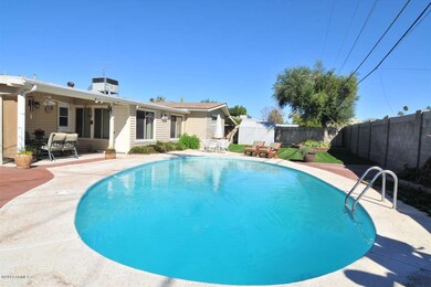 GORGEOUS POOL
