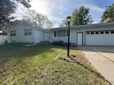 540 18th St SW, Huron, SD 57350 - photo 2