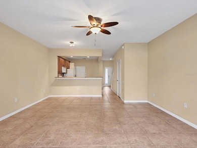 Living rm/Dining rm combo