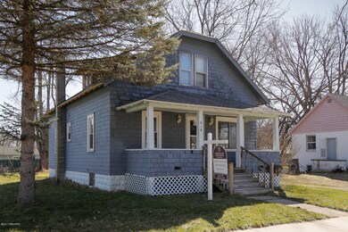 618 Constantine St-102