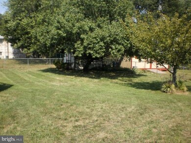 7104 Tarquin Ave, Temple Hills, MD 20748 - photo 5