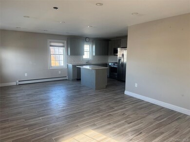 614 Monroe Blvd unit Upper, Long Beach, NY 11561 - photo 3