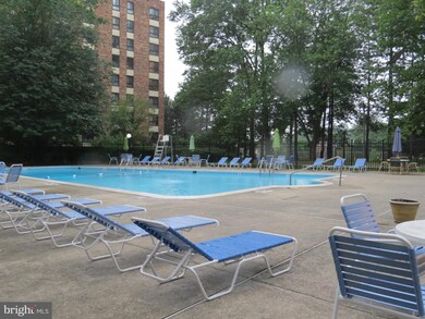 10300 Westlake Dr, Bethesda, MD 20817 - photo 4