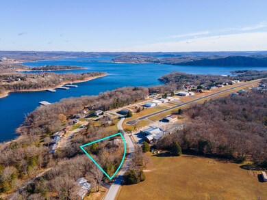 413 Kimberling Airway Dr, Kimberling City, MO 65686 - photo 2