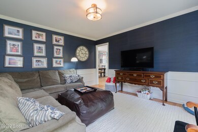 2110 Cayuga Ct, Schenectady, NY 12309 - photo 5