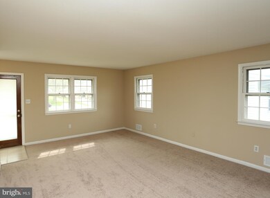 9528 Cissell Ave, Laurel, MD 20723 - photo 4