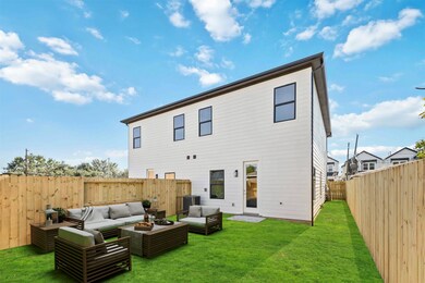 3845 Seabrook Street Side B, Houston, TX 77021 - photo 2