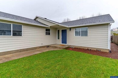 238 NW Sagan Loop, Sheridan, OR 97378 - photo 4