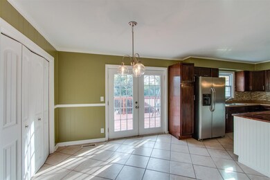 Eating area in kitchen