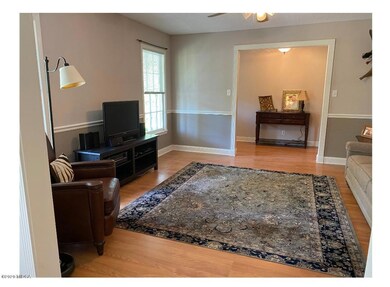 LIVING ROOM 2 (002)