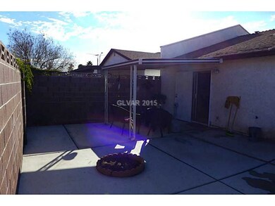 4640 Grasshopper Dr, Las Vegas, NV 89122 - photo 2