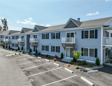 11 Gray Coach Ln unit 1115, Cranston, RI 02921 - photo 3
