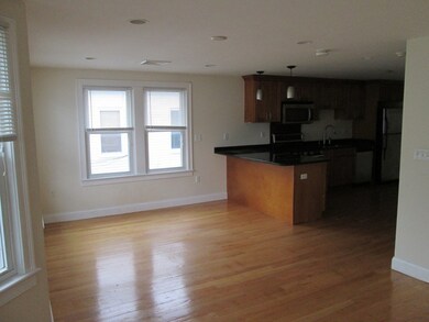 4 Ropes St unit 3, Salem, MA 01970 - photo 5