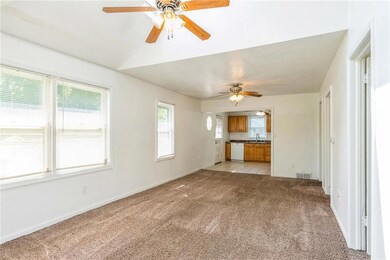 108 Philip St, Des Moines, IA 50315 - photo 2