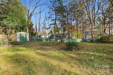 6309 Pineburr Rd, Charlotte, NC 28211 - photo 5