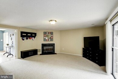 13915 Gunners Place, Centreville, VA 20121 - photo 4