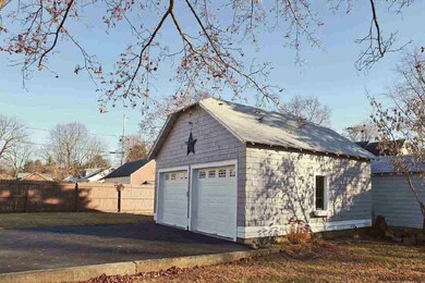 117 Hunter St, Glens Falls, NY 12801 - photo 2