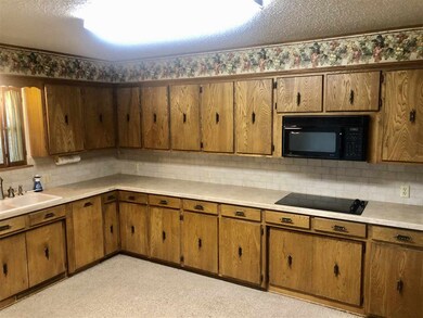 210 W Rock Creek Dr, Cache, OK 73527 - photo 4