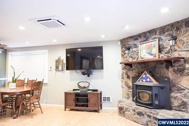 1115 S 4th St, Independence, OR 97351 - photo 6