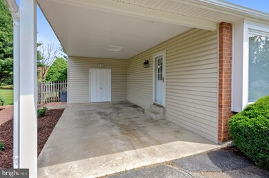 12106 Kings Arrow St, Bowie, MD 20721 - photo 5