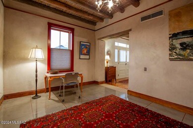 LR to foyer