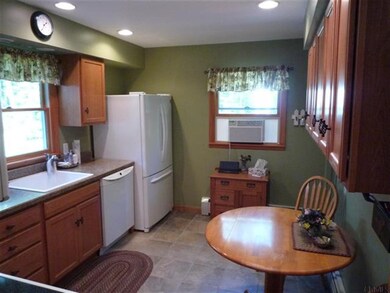 20 Bancker Ave, Schenectady, NY 12302 - photo 3