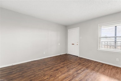 5667 Brickell Rd unit 6, Norfolk, VA 23502 - photo 6
