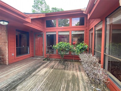 5935 Donwhite Ln, Houston, TX 77088 - photo 4