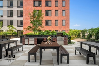 22-54 46th St unit 704, Astoria, NY 11105 - photo 2