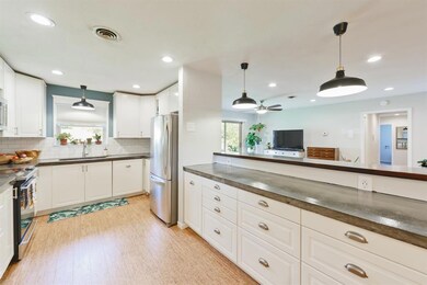 1610 S Cliff St, Decatur, TX 76234 - photo 2