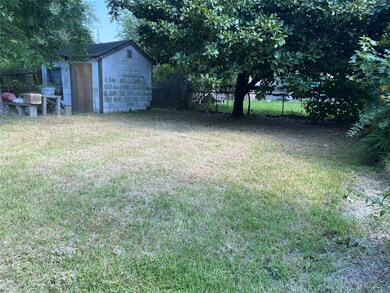 231 Burress St, Houston, TX 77022 - photo 3