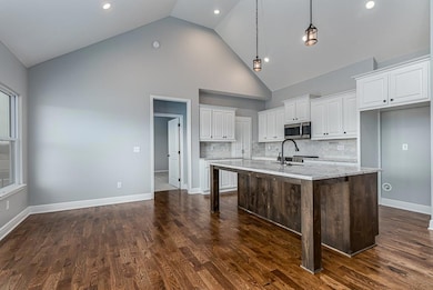 939 168th St, Bonner Springs, KS 66012 - photo 3