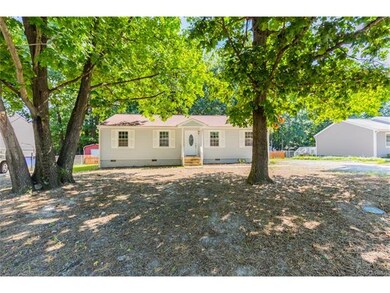 3911 Robert e Lee Dr, Hopewell, VA 23860 - photo 2