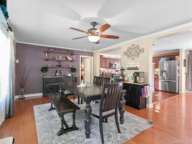 138 Woodview Dr, Statesville, NC 28625 - photo 2