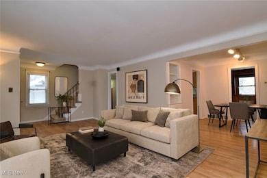 1491 Edgefield Rd, Cleveland, OH 44124 - photo 4