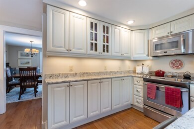 31 Middle St, Amherst, NH 03031 - photo 4