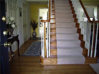 Entry/Foyer.