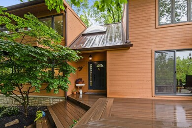 989 Noe Bixby Rd, Columbus, OH 43213 - photo 2