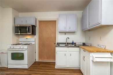 6306 Flowerdale Ave, Cleveland, OH 44144 - photo 2